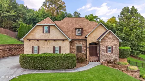 8121 Laurel Falls Ln, Knoxville, TN 37931