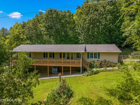 340342 Bank St, Tellico Plains, TN 37385