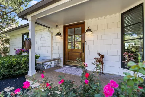 727 Cheowa Cir, Knoxville, TN 37919