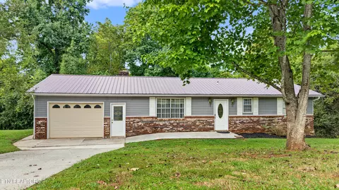 3272 High View Dr, Louisville, TN 37777