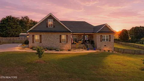 5004 Candlewood Ct, Maryville, TN 37804