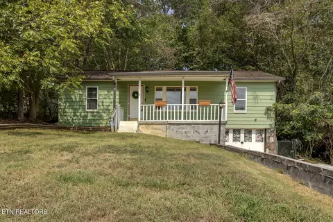313 King Dr, Harriman, TN 37748