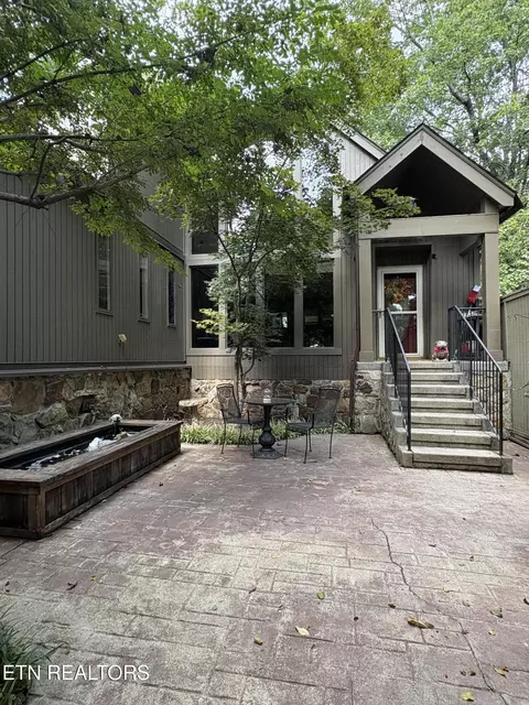 137 Chamberlain Blvd, Knoxville, TN 37920