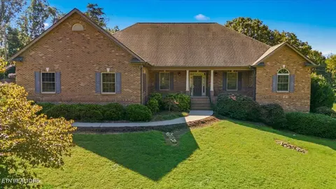 210 Red Grouse Dr, Lenoir City, TN 37772
