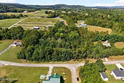 51 Hidden River Ave, Sparta, TN 38583