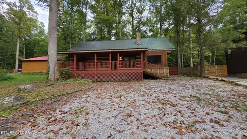4438 E Scenic Dr, Gatlinburg, TN 37738