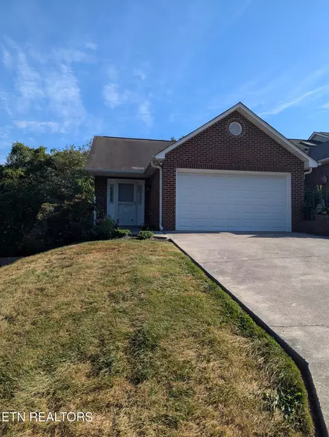 2446 Glen Meadow Rd, Knoxville, TN 37909