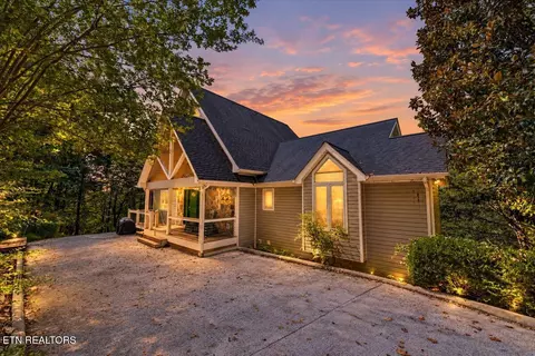 480 White Tail Ln, La Follette, TN 37766