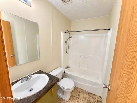 Bath - 9326 Davis Dr, Corryton, TN 37721 photo 1 of 2