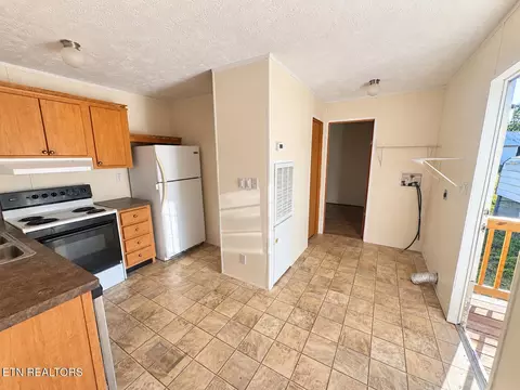 Kitchen - 9326 Davis Dr, Corryton, TN 37721 photo 1 of 1