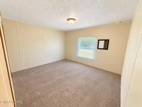 Bedroom - 9326 Davis Dr, Corryton, TN 37721 photo 2 of 3