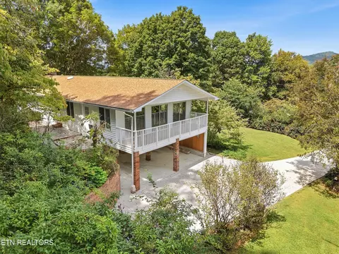 Exterior - 347 E Chestnut Hill Rd, Townsend, TN 37882 photo 1 of 13