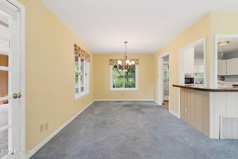 Dining - 347 E Chestnut Hill Rd, Townsend, TN 37882 photo 3 of 3