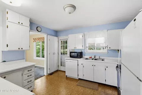 Kitchen - 347 E Chestnut Hill Rd, Townsend, TN 37882 photo 1 of 3