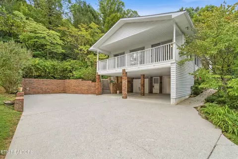 Exterior - 347 E Chestnut Hill Rd, Townsend, TN 37882 photo 2 of 13