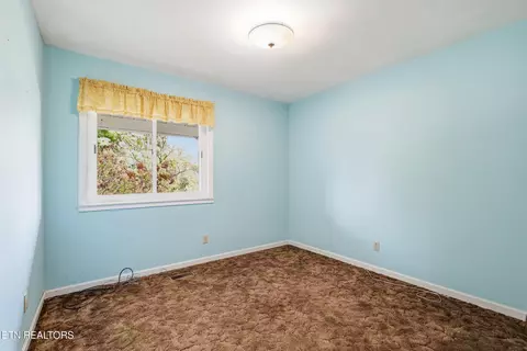 Bedroom - 347 E Chestnut Hill Rd, Townsend, TN 37882 photo 4 of 6