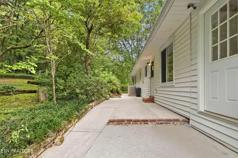Exterior - 347 E Chestnut Hill Rd, Townsend, TN 37882 photo 10 of 13