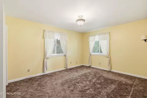 Bedroom - 347 E Chestnut Hill Rd, Townsend, TN 37882 photo 2 of 6