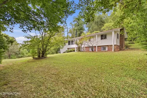 Exterior - 347 E Chestnut Hill Rd, Townsend, TN 37882 photo 6 of 13