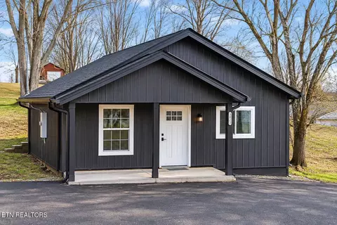 901 903 Kyle St, La Follette, TN 37766
