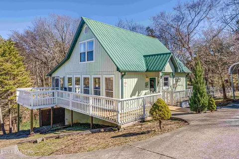 3314 Cove Point Dr, Louisville, TN 37777