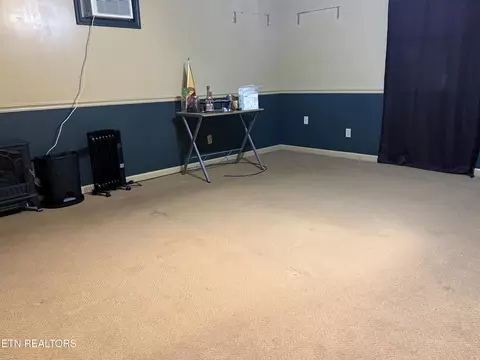Living - 1069 Bryan View Rd, Sevierville, TN 37862 photo 3 of 5