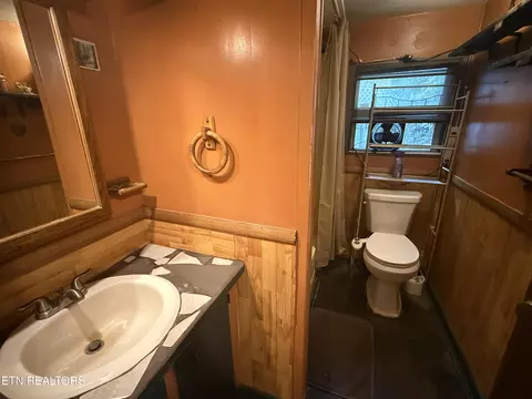 Bath - 1069 Bryan View Rd, Sevierville, TN 37862 photo 1 of 2