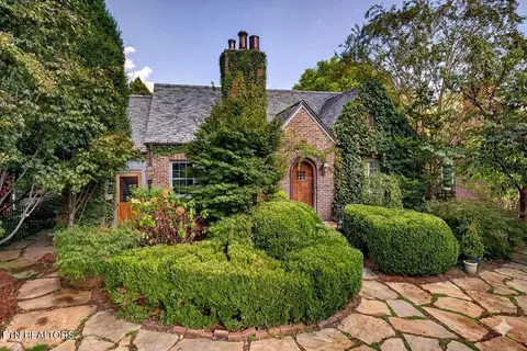 1100 W Nokomis Cir, Knoxville, TN 37919