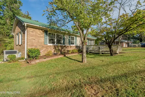 108 Alger Rd, Oak Ridge, TN 37830