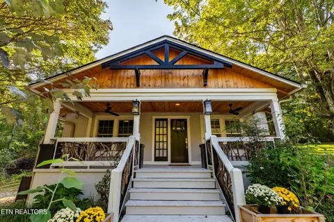 2504 White Wing Rd, Lenoir City, TN 37771