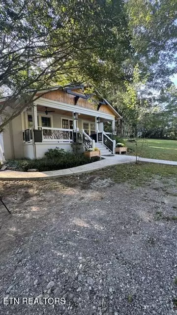 2504 White Wing Rd, Lenoir City, TN 37771