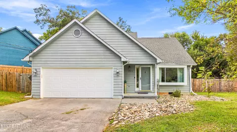 5973 Warrenpark Ln, Knoxville, TN 37912