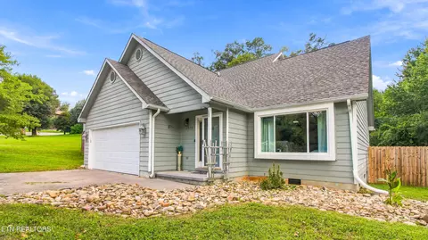 5973 Warrenpark Ln, Knoxville, TN 37912