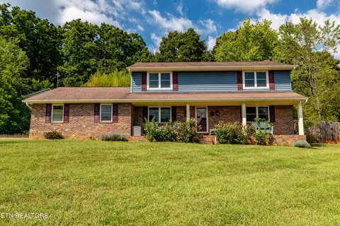 1228 Court Field Rd, Knoxville, TN 37922