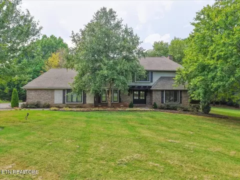913 N Briarcliff Cir, Maryville, TN 37803