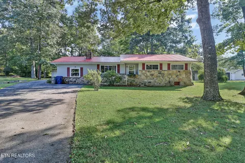 681 Highland Dr, Crossville, TN 38572
