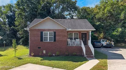 1207 Pool St, Sevierville, TN 37862