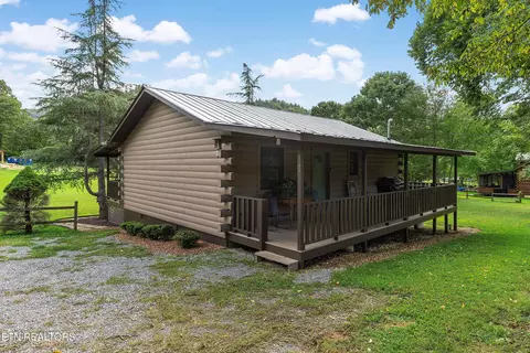 Exterior - 339 Stables Dr, Townsend, TN 37882 photo 10 of 17