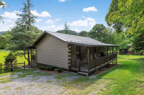 Exterior - 339 Stables Dr, Townsend, TN 37882 photo 9 of 17