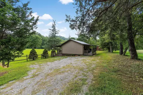 Exterior - 339 Stables Dr, Townsend, TN 37882 photo 11 of 17