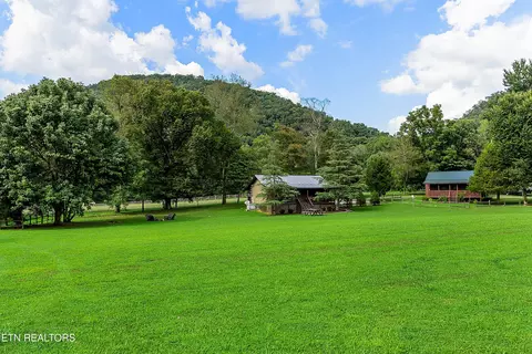 Exterior - 339 Stables Dr, Townsend, TN 37882 photo 13 of 17