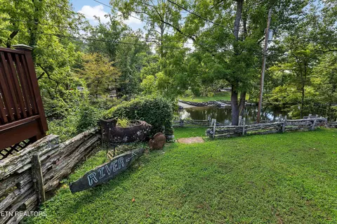 Exterior - 339 Stables Dr, Townsend, TN 37882 photo 14 of 17