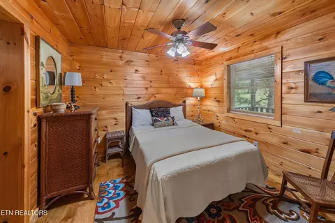 Bedroom - 339 Stables Dr, Townsend, TN 37882 photo 4 of 5