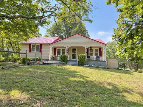 8820 Trout Rd, Mascot, TN 37806