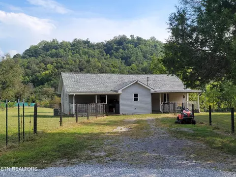 1489 Reagan Valley Rd, Tellico Plains, TN 37385