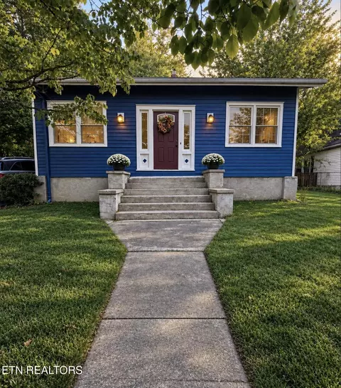 215 Campus Ln, Knoxville, TN 37918