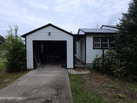 Other - 305 N 15th St, Middlesboro, KY 40965 photo 1 of 4