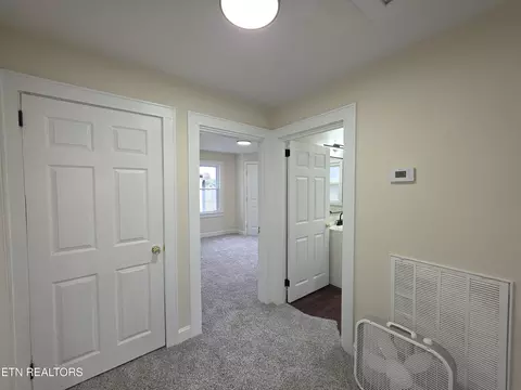 Entry Way - 305 N 15th St, Middlesboro, KY 40965 photo 2 of 2