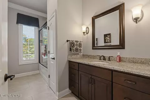 Bath - 105 Breakers Dr, Vonore, TN 37885 photo 1 of 5