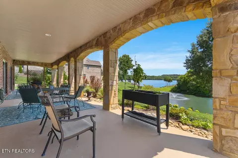 Exterior - 105 Breakers Dr, Vonore, TN 37885 photo 6 of 10